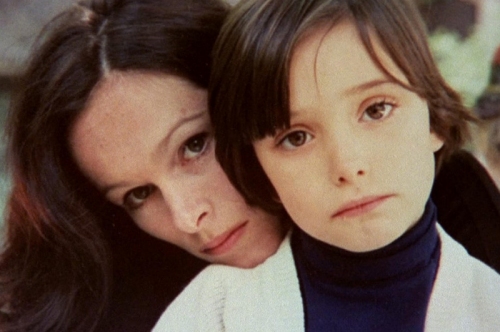 Read more about Cria Cuervos